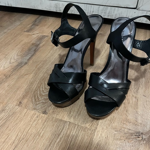 Gorgeous black Coach heels! Size 7.5 - Picture 1 of 7